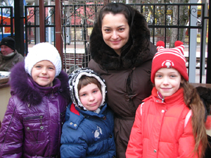 Александра Костенюк и ее 'фанатки' - Дана Вамбуте, Ангелина Герасимец, Элизабет Лимановская